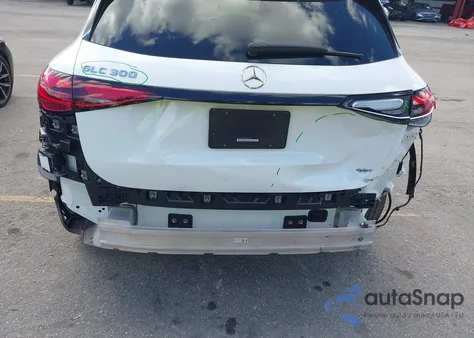 2023 Mercedes-Benz Glc 300 Suv z USA, uszkodzony, nr VIN W1NKM4GBXPU026192